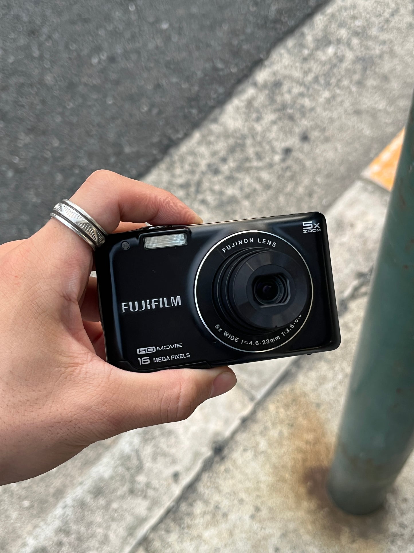 FUJIFILM FinePix JX660