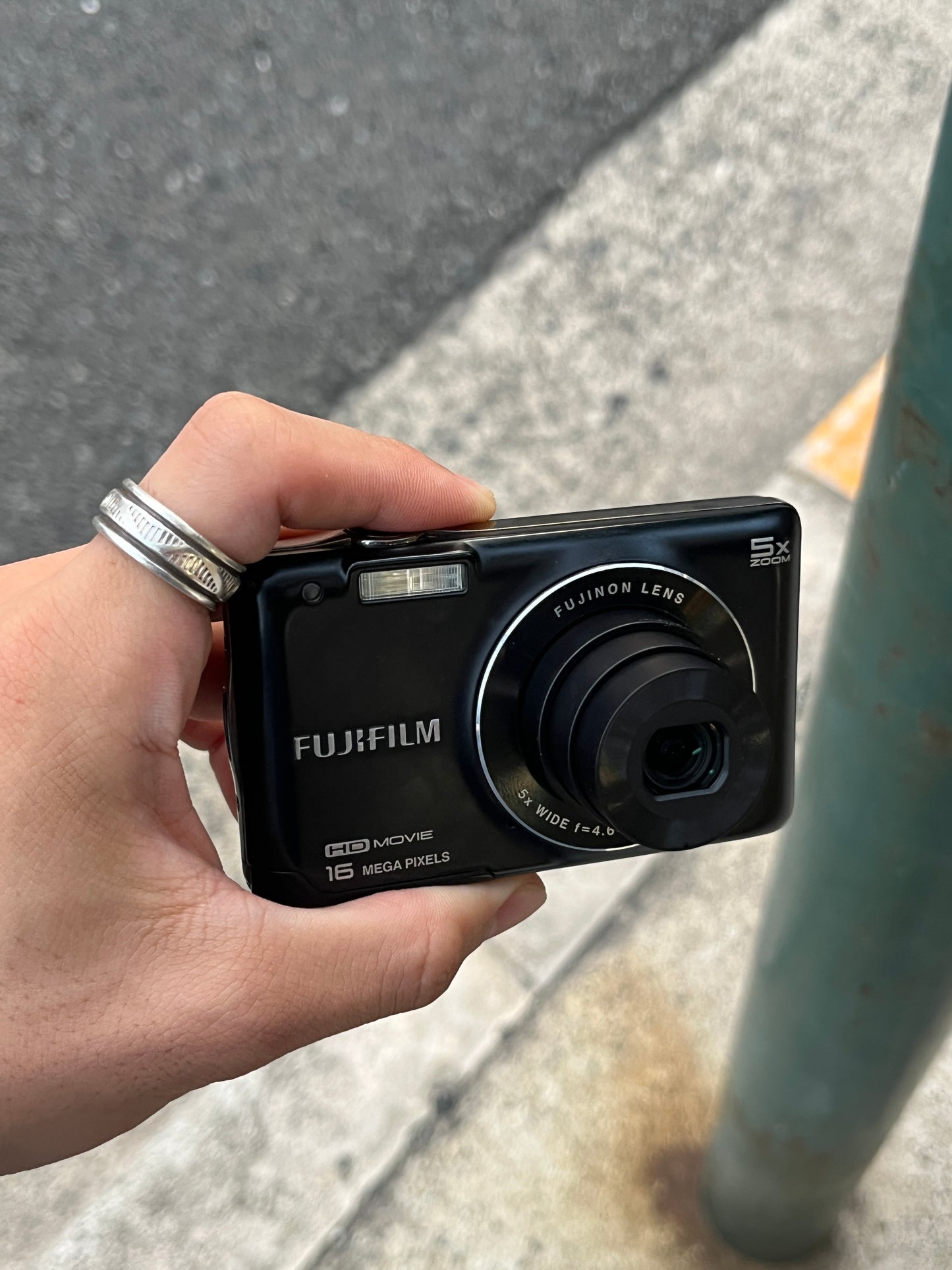 FUJIFILM FinePix JX660