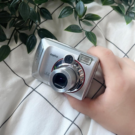 SANYO DSC-S3