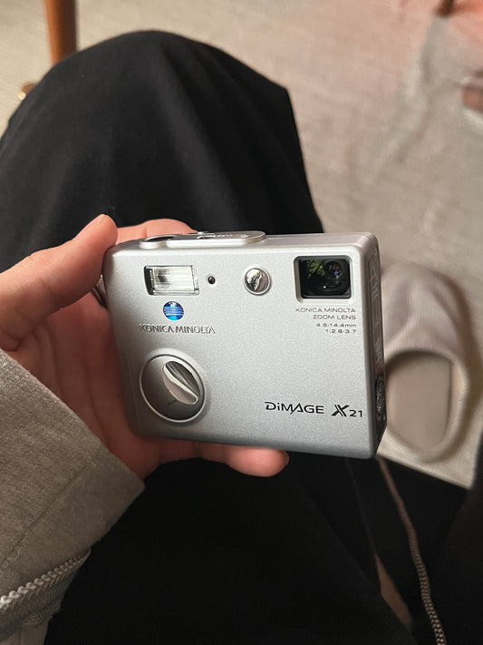 KONICA MINOLTA DiMAGE Z21