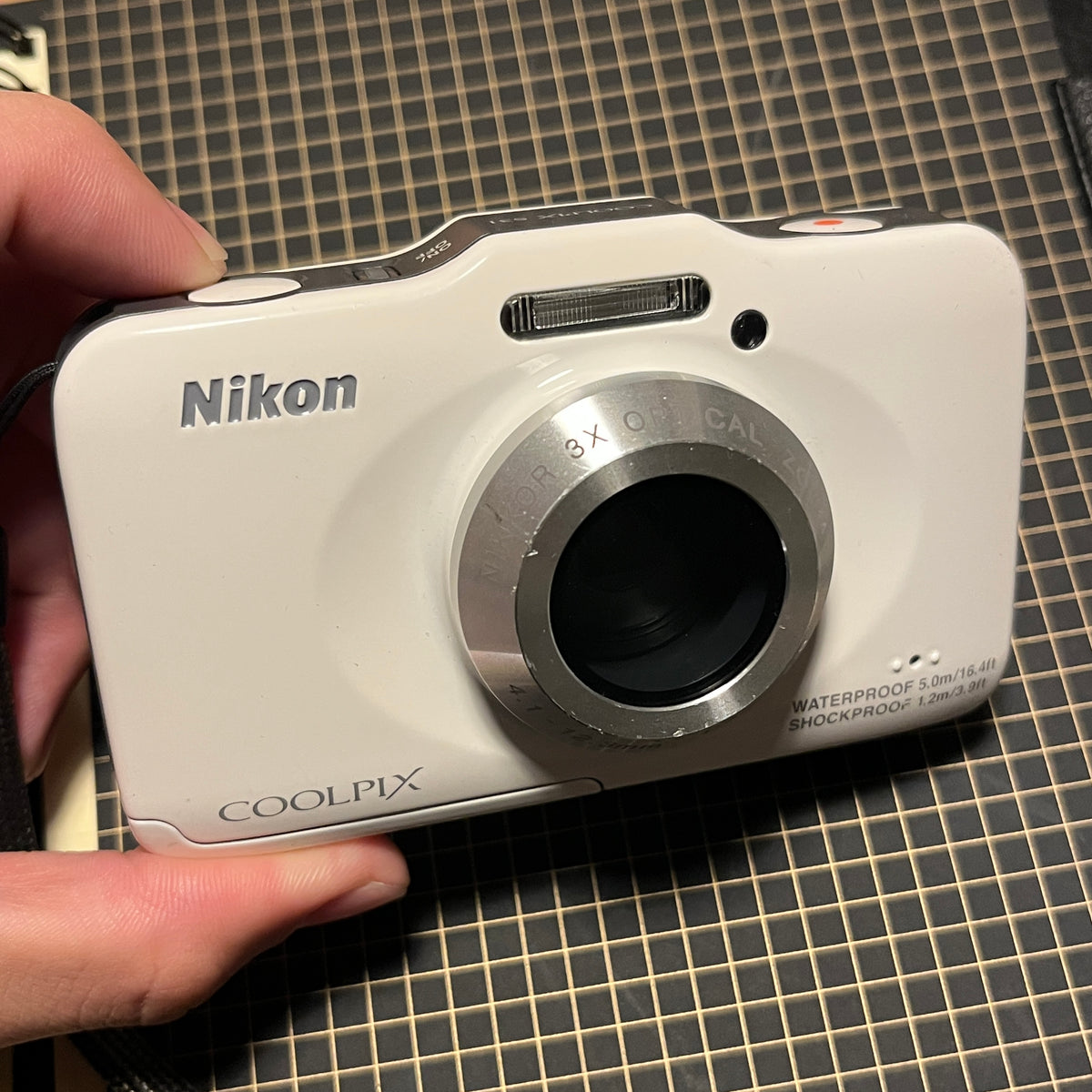 Nikon coolpix S31 White – オールドコンデジ専門店 Tugumi