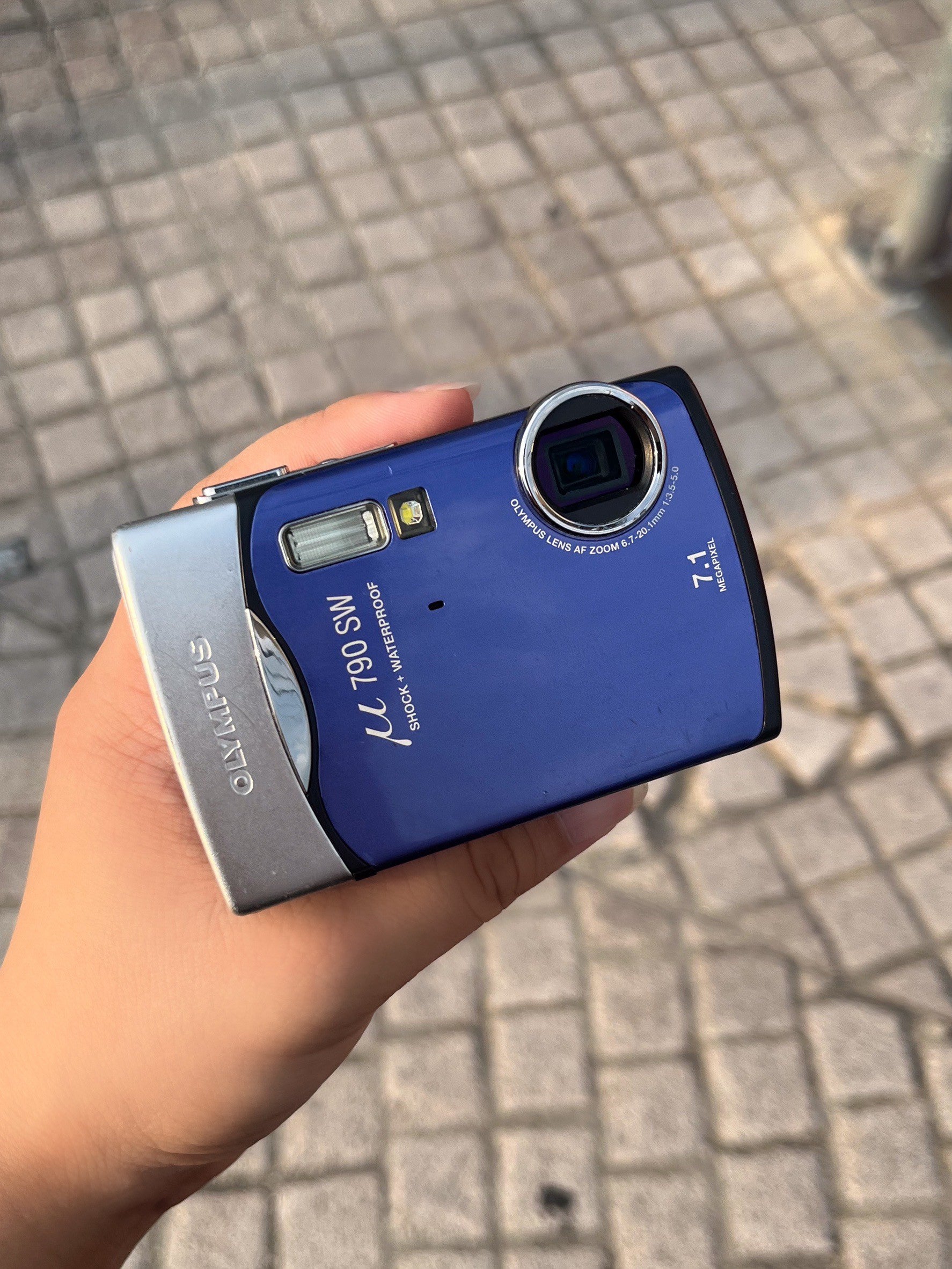 ❁美品❁OLYMPUS μ790SW 防水コンデジ　オールドコンデジ Amazon | OLYMPUS 防水デジタルカメラ μ790SW (ミュー) リーフ