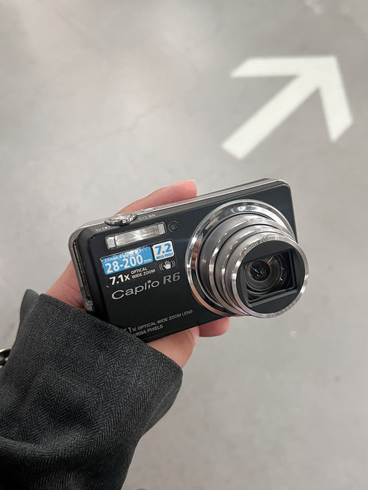 RICOH Caplio R6