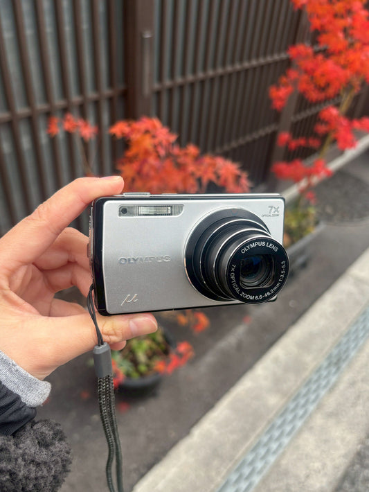 OLYMPUS μ7000