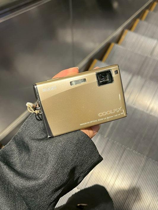 Nikon coolpix S60
