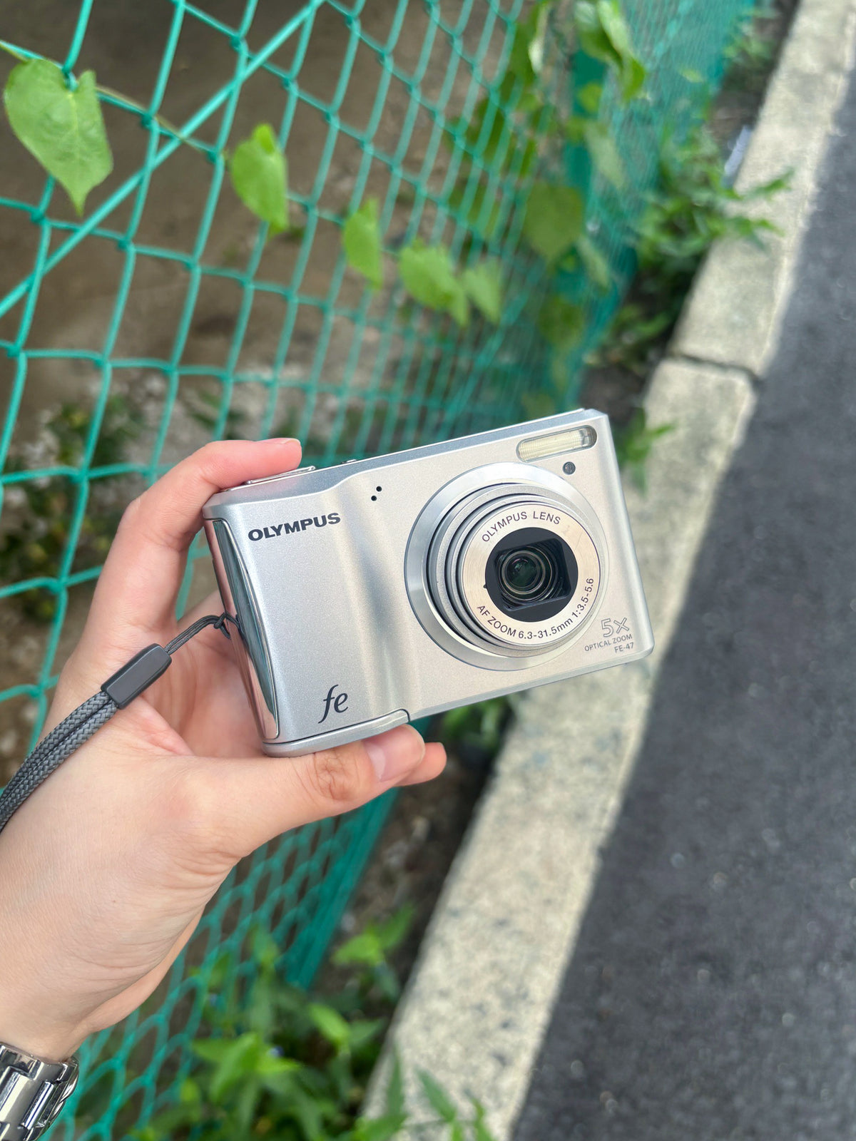 OLYMPUS FE-47