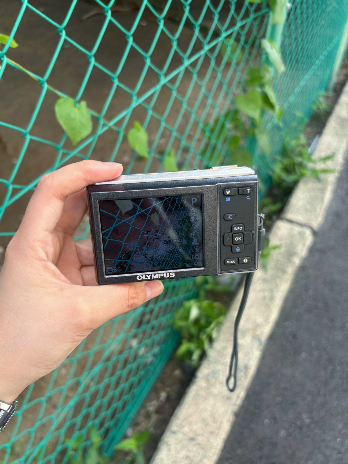 OLYMPUS FE-47